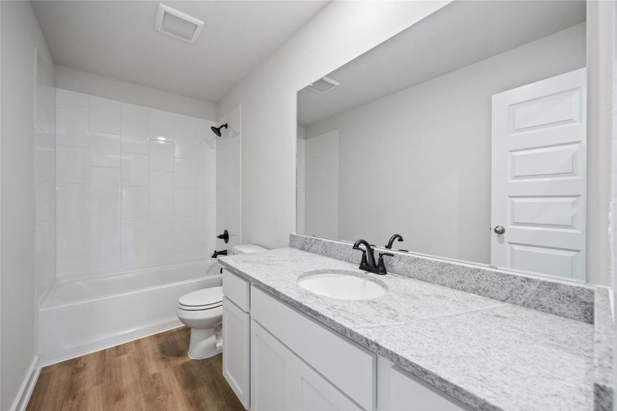 Furnished interior view inside a new home in Blue Heron Estates, Beasley (Image 5).