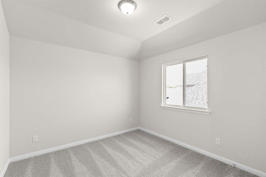 Spacious, unfurnished interior of a new home in Keeneland, Aubrey (Image 35).