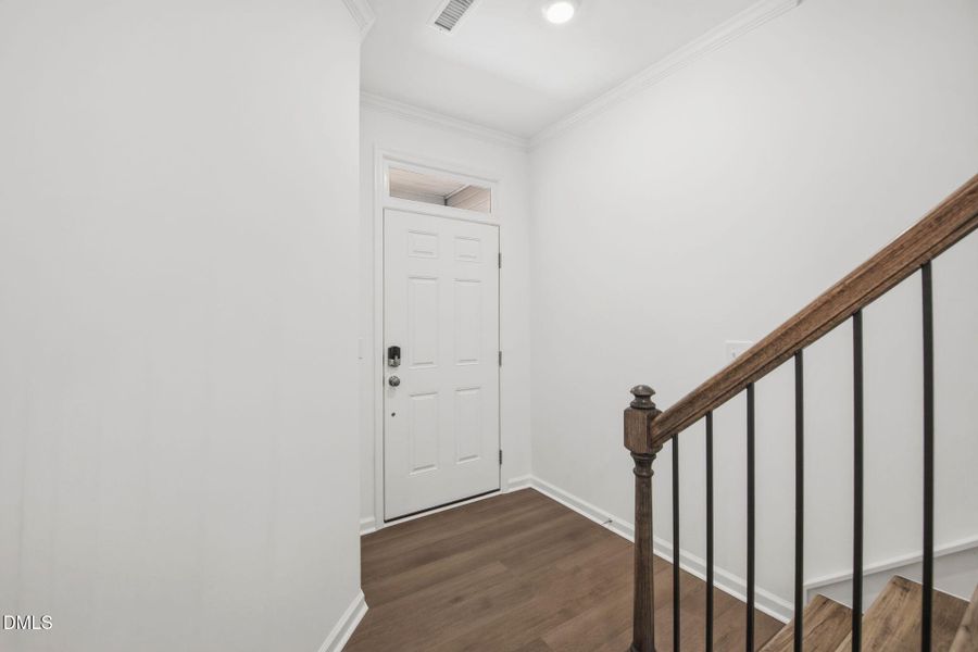 SUN_StellaView_Pic_Coleman_QMI_137_Foyer