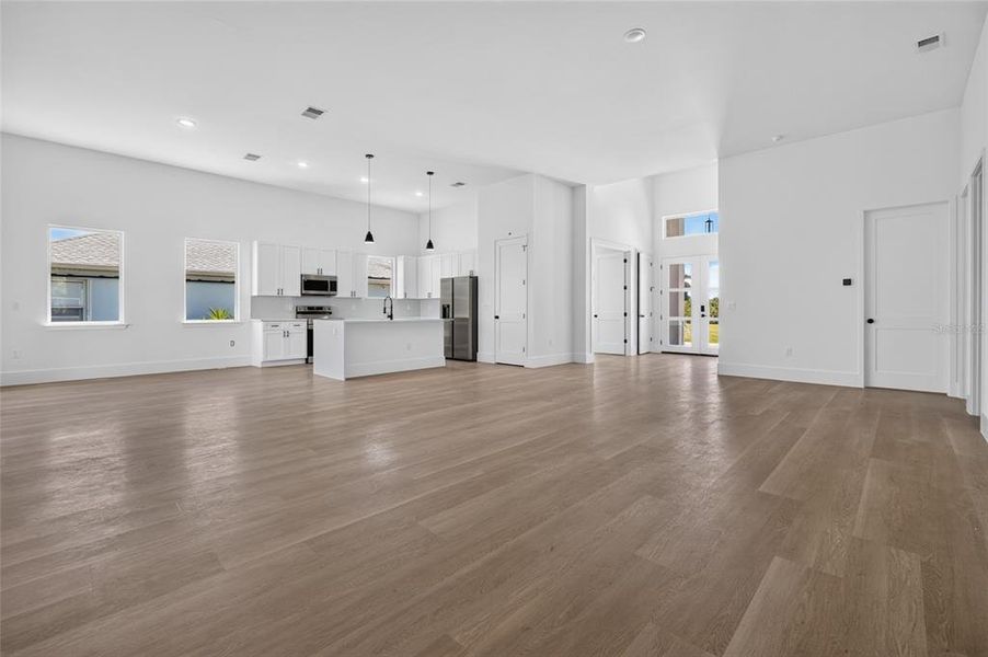 Spacious, unfurnished interior of a new home in , Port Charlotte (Image 51).