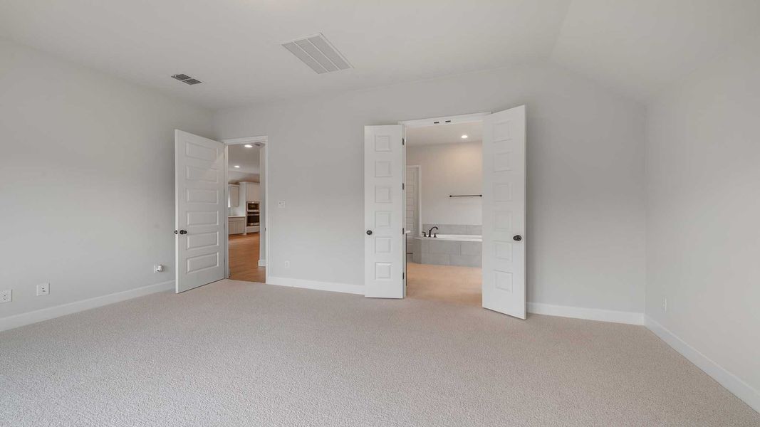 Spacious, unfurnished interior of a new home in Cambridge Crossing, Celina (Image 20).