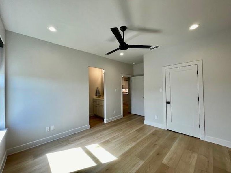 Spacious, unfurnished interior of a new home in , Abilene (Image 6).