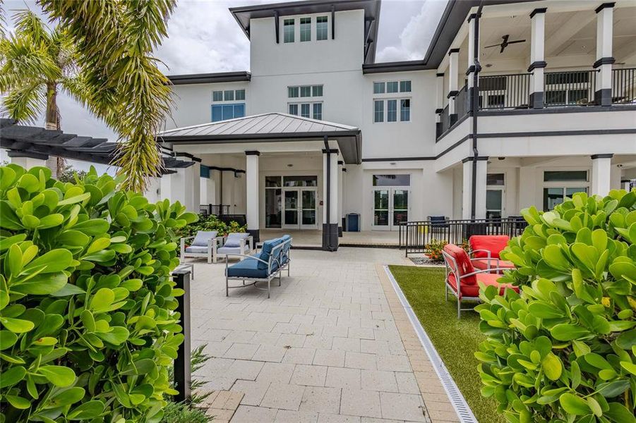 Exterior details and patio area of a home in , Ruskin (Image 28).