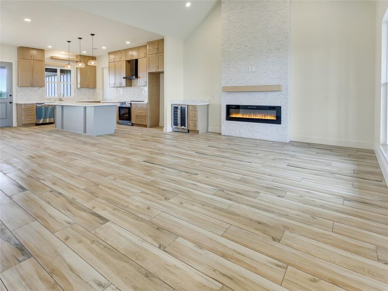 Spacious, unfurnished interior of a new home in , Angleton (Image 30).