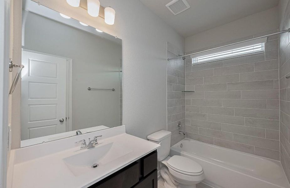 Furnished interior view inside a new home in River Ranch, Dayton (Image 8).
