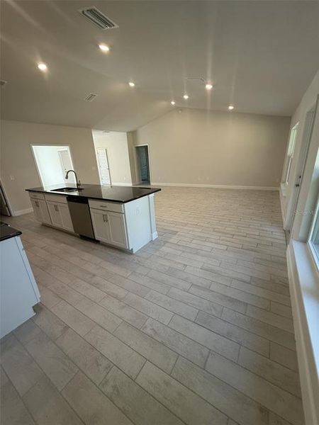 Spacious, unfurnished interior of a new home in Pine Ridge, Beverly Hills (Image 5).