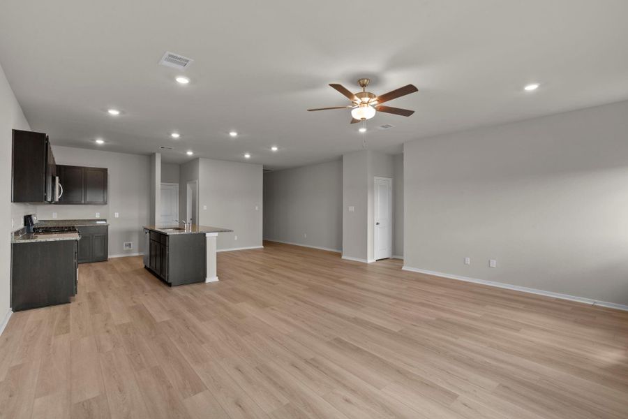 Spacious, unfurnished interior of a new home in Arabella on the Prairie, Richmond (Image 16).