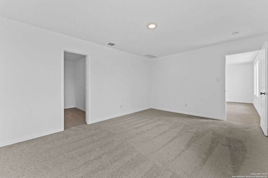 Spacious, unfurnished interior of a new home in , New Braunfels (Image 11). Spacious, unfurnished interior of a new home in , New Braunfels (Image 11).