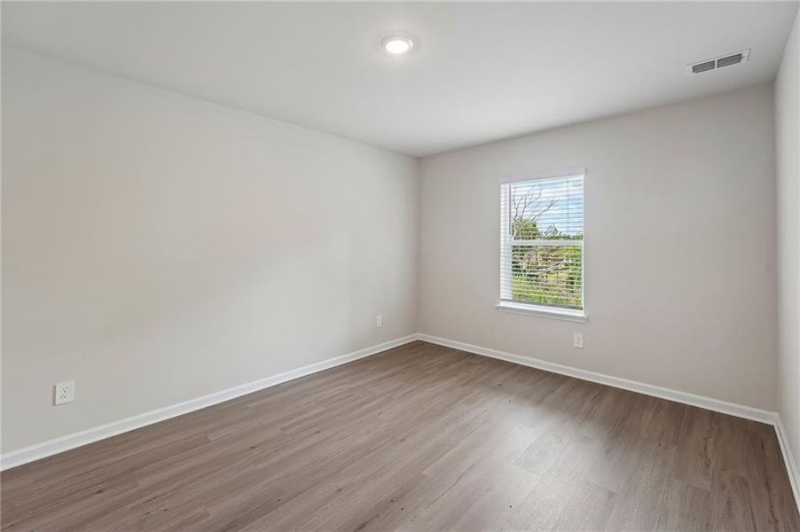 Spacious, unfurnished interior of a new home in Ivey Township, Dallas (Image 57).