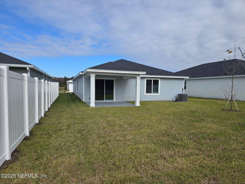 Exterior details and patio area of a home in Azalea Creek, Jacksonville (Image 22).