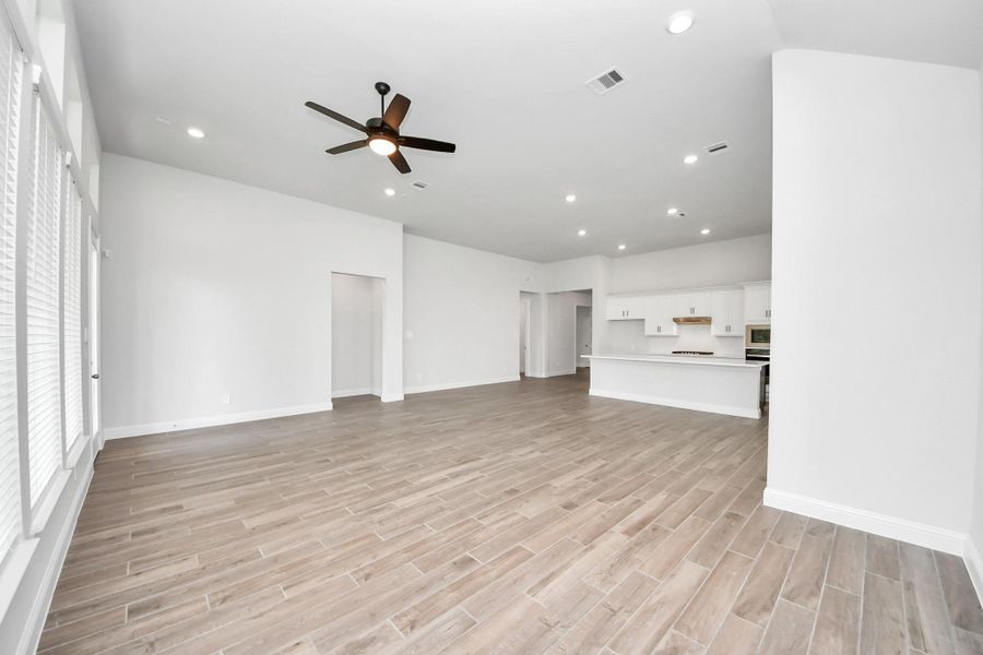 Spacious, unfurnished interior of a new home in Timber Hollow: Heritage Collection, Magnolia (Image 29).