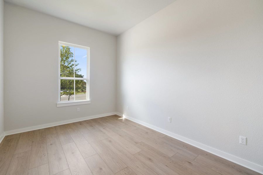 Spacious, unfurnished interior of a new home in Wolf Ranch, Georgetown (Image 17).