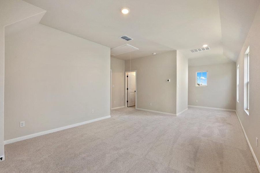 Spacious, unfurnished interior of a new home in Cannon Ranch, Dripping Springs (Image 23).