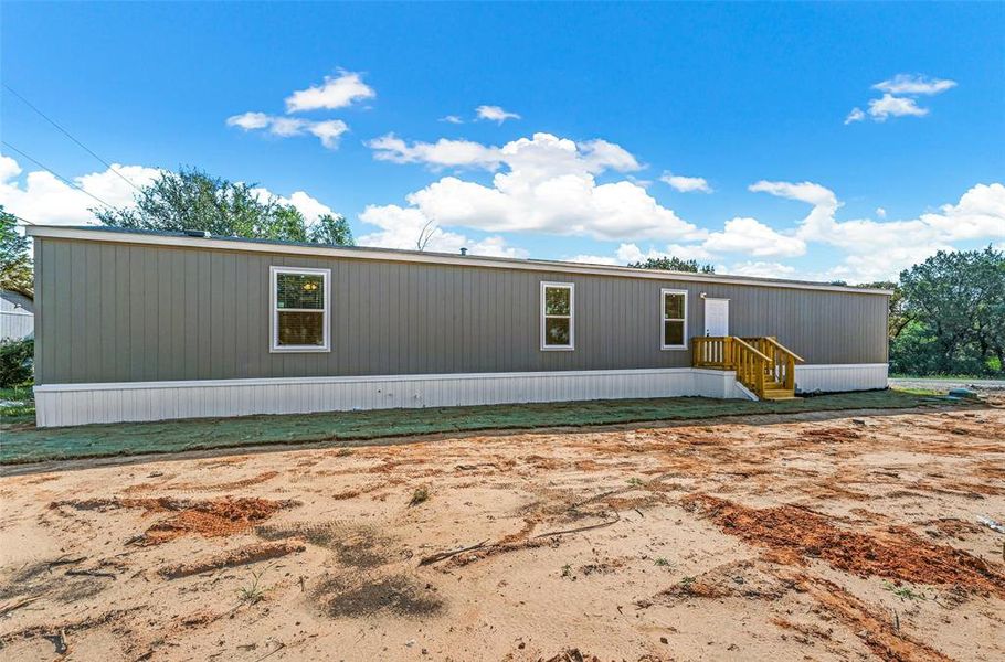 Exterior details and patio area of a home in , Granbury (Image 19).