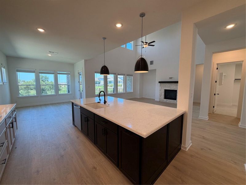 Large island in Kitchen Large island in Kitchen
