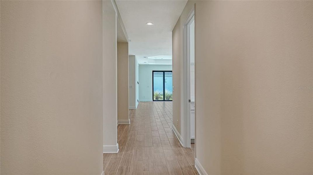 Spacious, unfurnished interior of a new home in Canoe Creek, Parrish (Image 27).