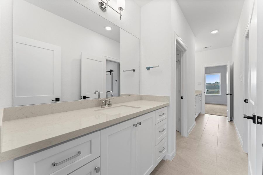 Furnished interior view inside a new home in , Tomball (Image 17).