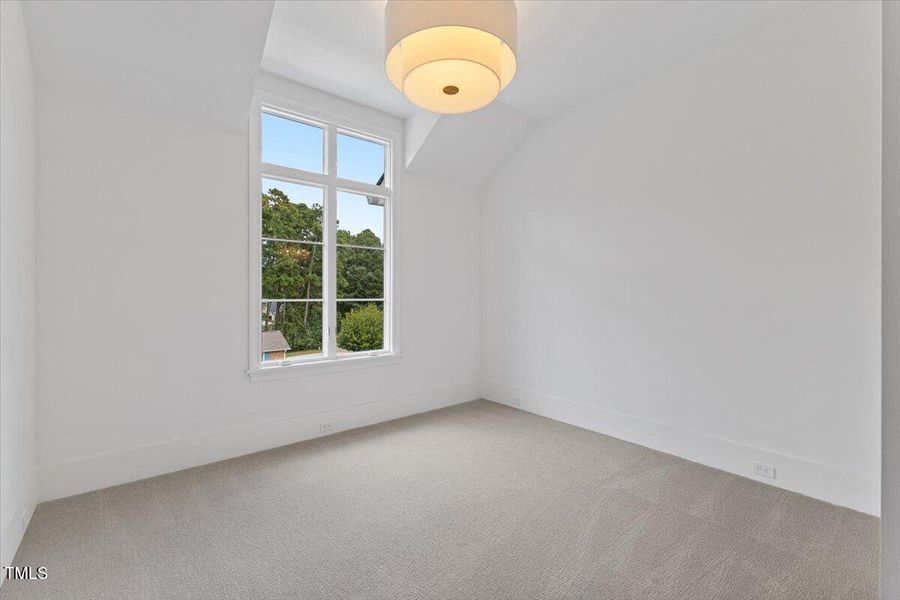 065-6844 Greystone Dr