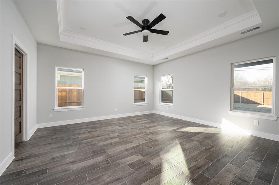 Spacious, unfurnished interior of a new home in , Whitewright (Image 13).