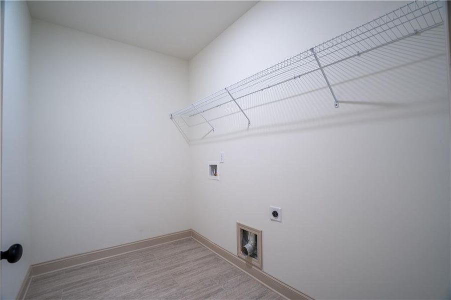 Spacious, unfurnished interior of a new home in , Temple (Image 26).