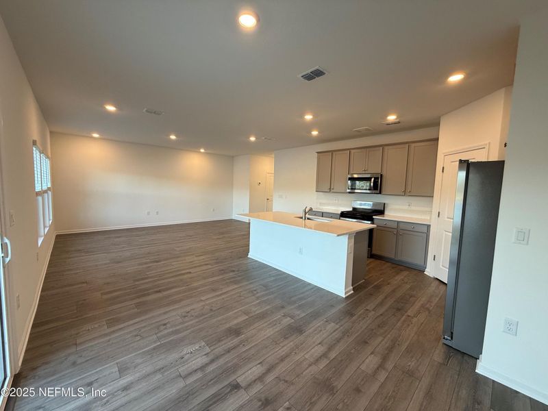 Spacious, unfurnished interior of a new home in Cedar Creek, Jacksonville (Image 9). Spacious, unfurnished interior of a new home in Cedar Creek, Jacksonville (Image 9).