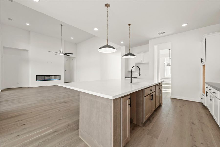 Representative image. Features, specifications, selections and colors may vary. Representative image. Features, specifications, selections and colors may vary.