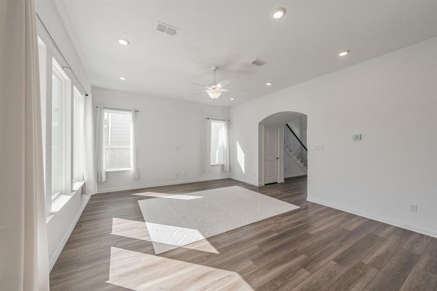 Spacious, unfurnished interior of a new home in , Northlake (Image 22).