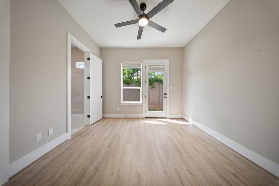 Spacious, unfurnished interior of a new home in Griggs Landing, Houston (Image 21).