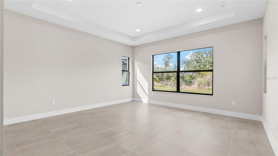 Spacious, unfurnished interior of a new home in Cresswind Lakewood Ranch, Lakewood Ranch (Image 21).