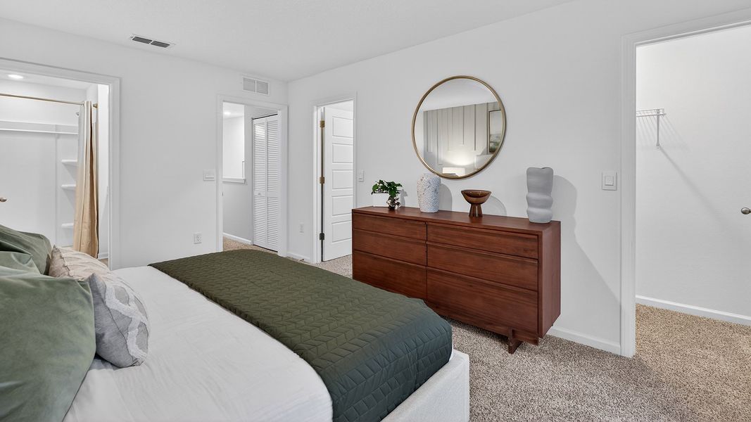 Representative furnished interior of a home built from the Carson by D.R. Horton in Hansen Creek, Jacksonville (Image 15).