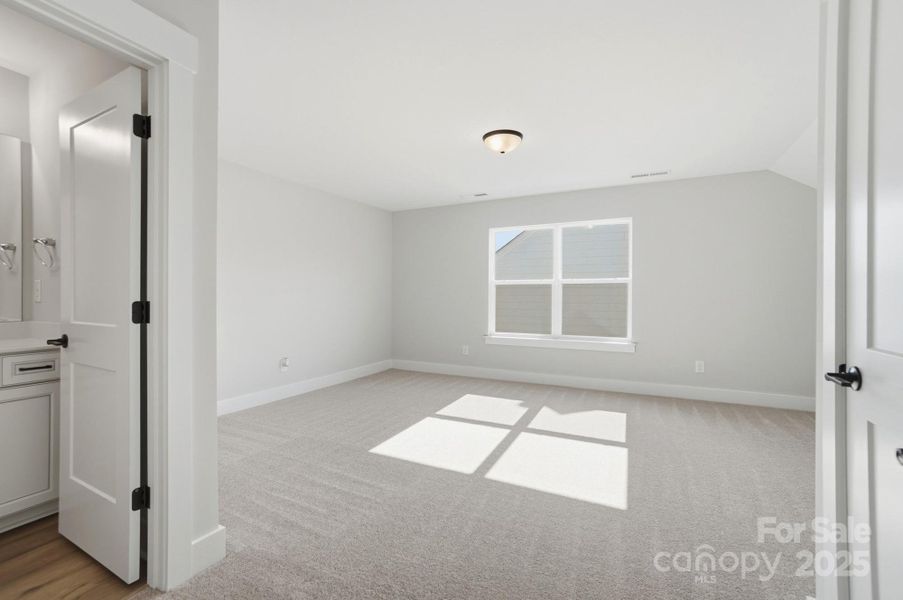 Spacious, unfurnished interior of a new home in Summerlin, Mooresville (Image 33).