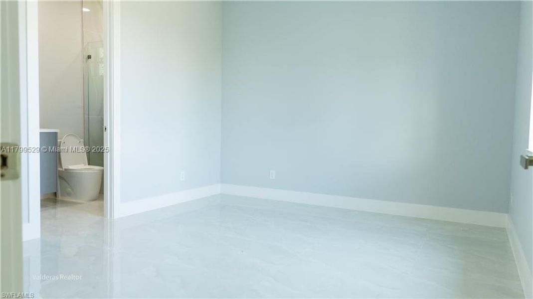 Image 10 of a home in .