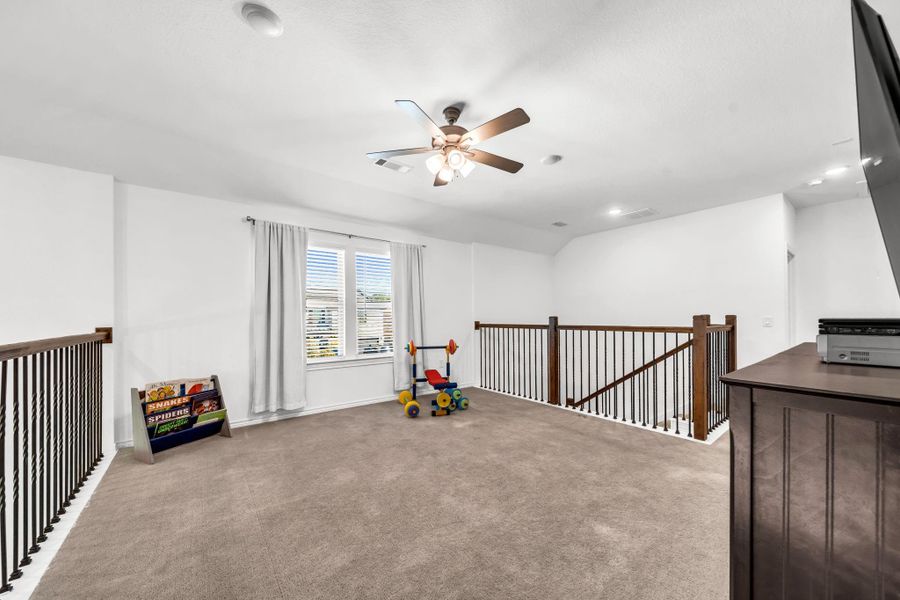 Spacious, unfurnished interior of a new home in Mavera, Conroe (Image 17).