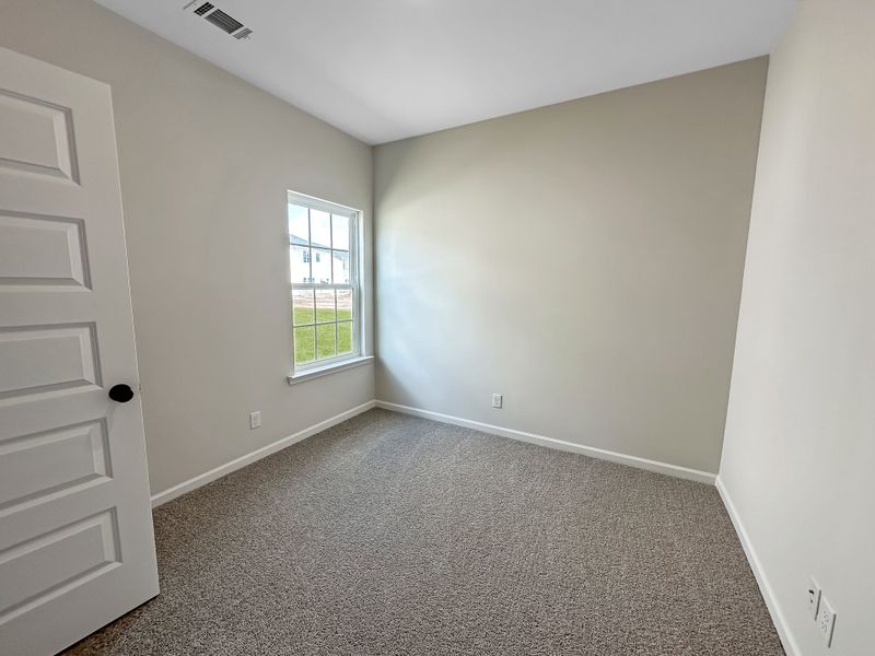 Spacious, unfurnished interior of a new home in Grand Reserve, Hinesville (Image 13).
