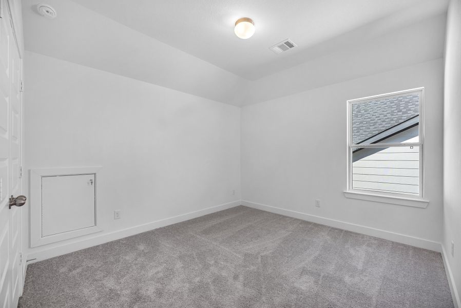 Spacious, unfurnished interior of a new home in Austin Point, Richmond (Image 10).