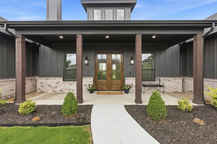 Exterior details and patio area of a home in , Weatherford (Image 3).
