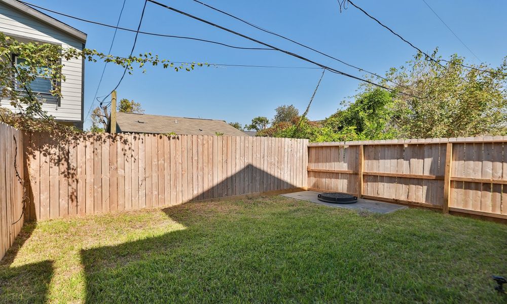Exterior details and patio area of a home in Independence Heights, Houston (Image 30). Exterior details and patio area of a home in Independence Heights, Houston (Image 30).