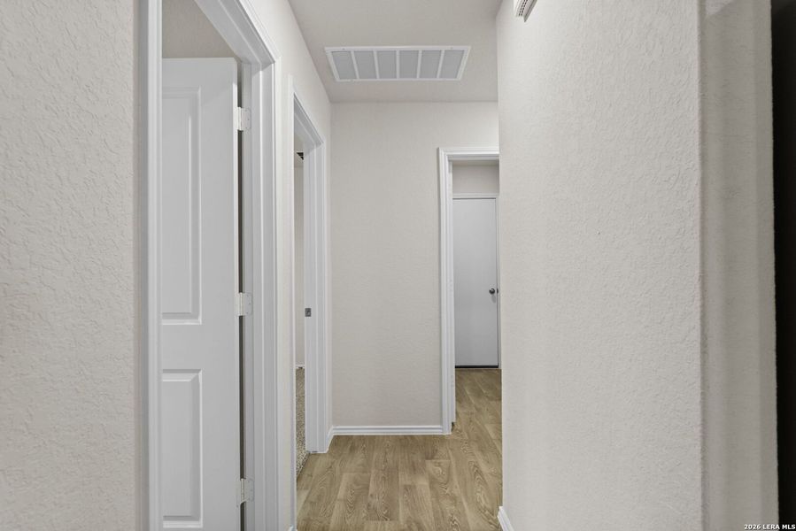 Spacious, unfurnished interior of a new home in Swenson Heights, Seguin (Image 12).