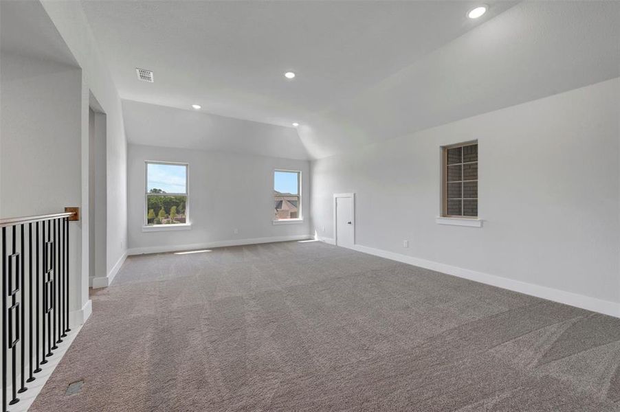 Spacious, unfurnished interior of a new home in Aster Park, McKinney (Image 29).