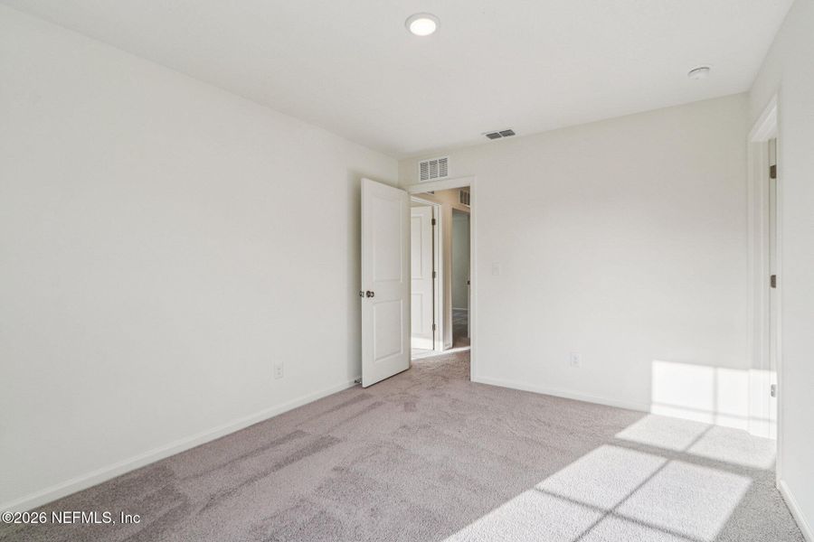 Spacious, unfurnished interior of a new home in Park Grove, Jacksonville (Image 37).