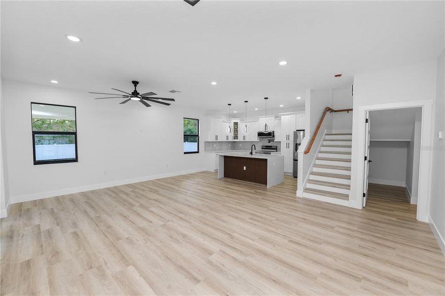 Spacious, unfurnished interior of a new home in , Tampa (Image 34).
