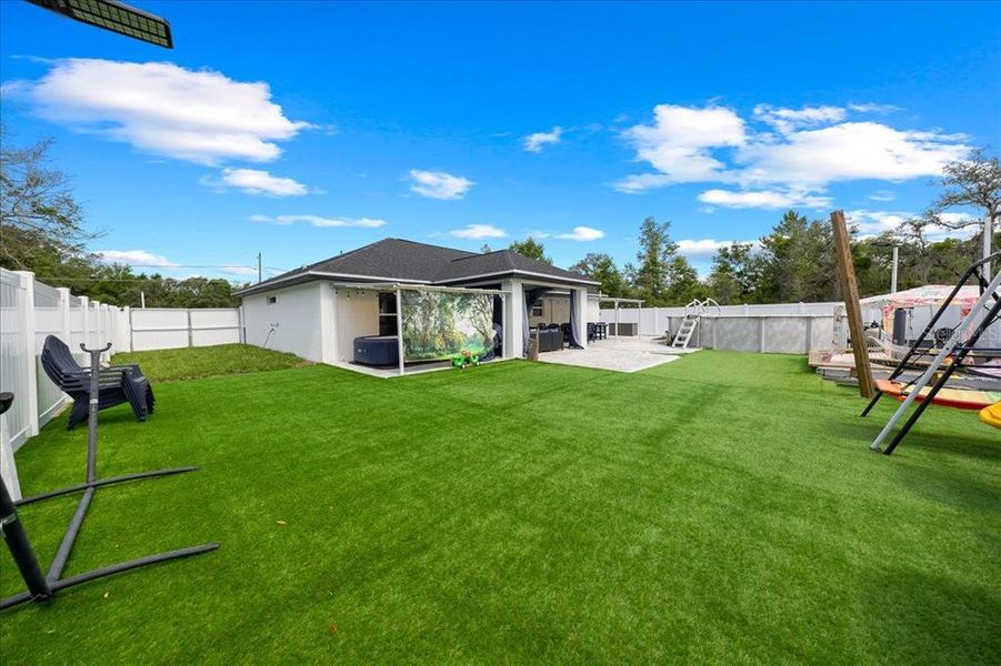 Exterior details and patio area of a home in , Ocala (Image 3).