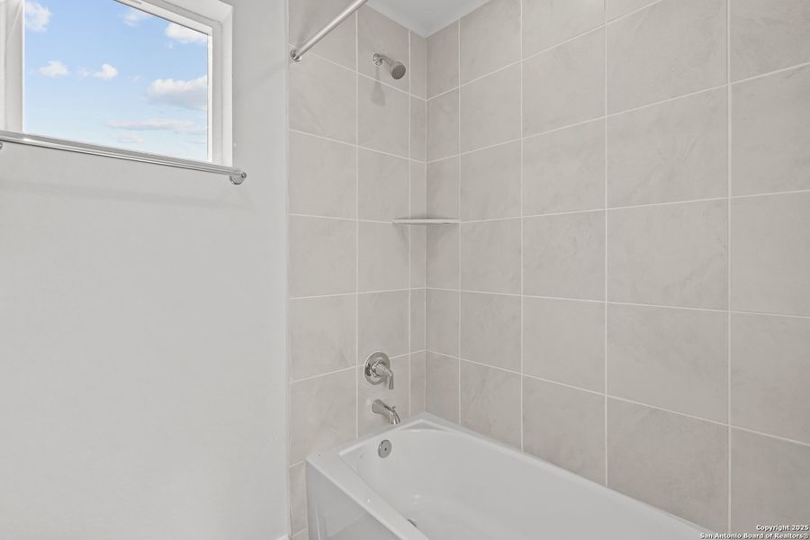 Image 30 of a home in Senna.