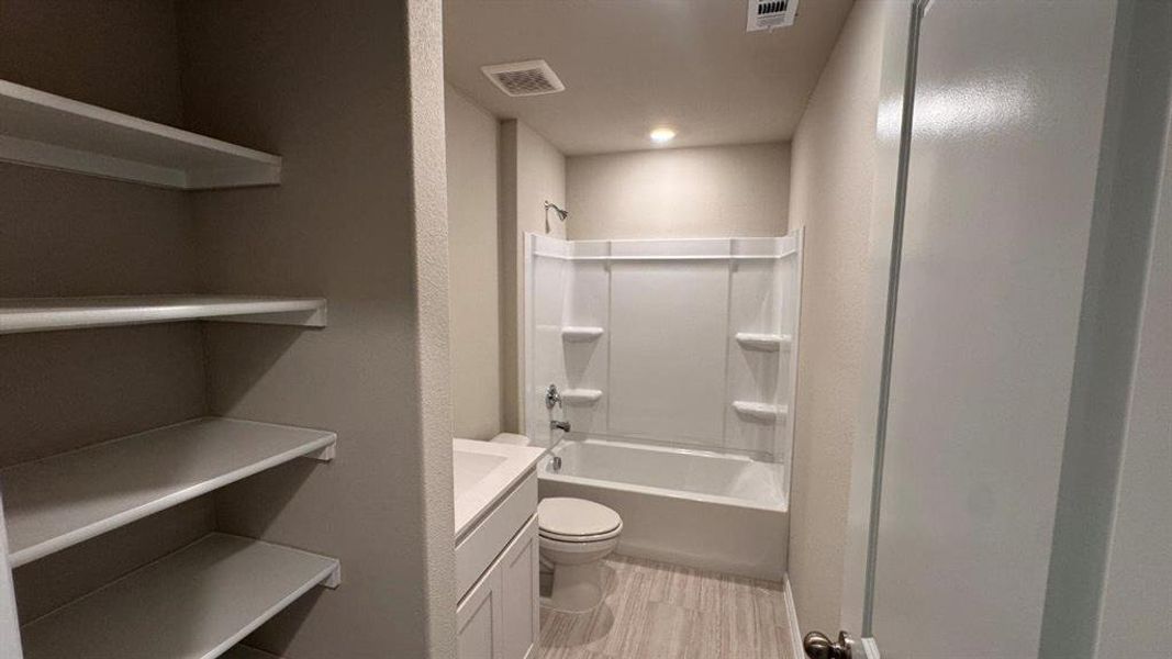 Furnished interior view inside a new home in Meadowbrook Estates, Cleburne (Image 5). Furnished interior view inside a new home in Meadowbrook Estates, Cleburne (Image 5).