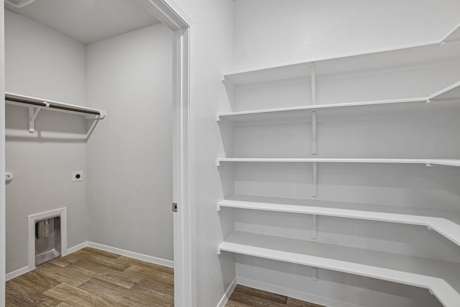 Spacious, unfurnished interior of a new home in Cloverleaf, Austin (Image 31).
