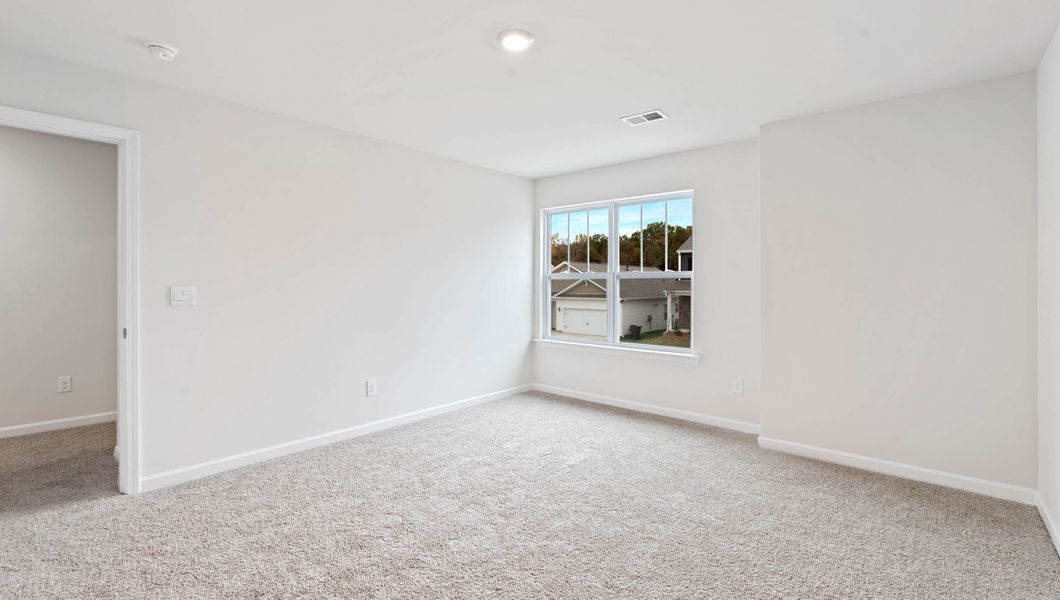 Spacious, unfurnished interior of a new home in Sage Grove, Lyman (Image 23).