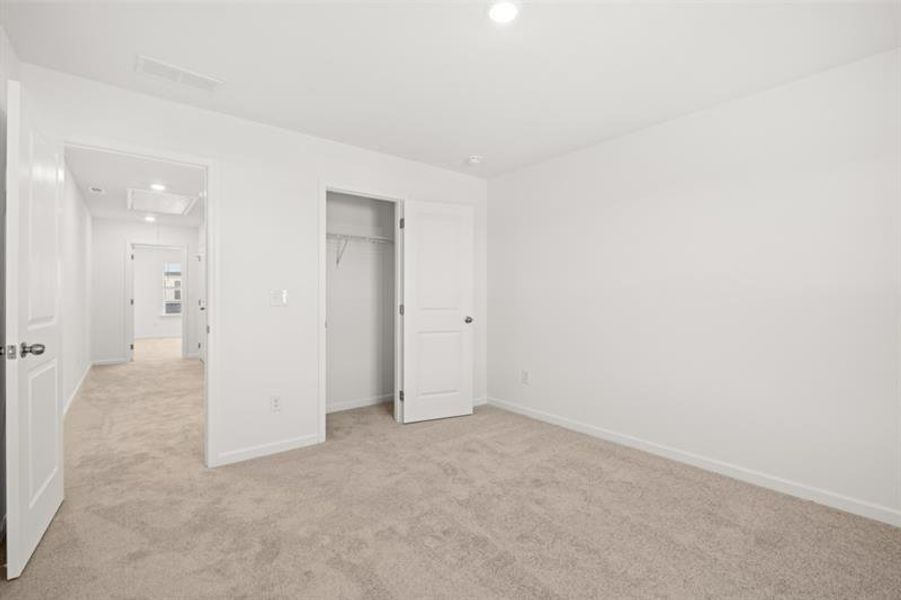 Spacious, unfurnished interior of a new home in , Bethlehem (Image 20).
