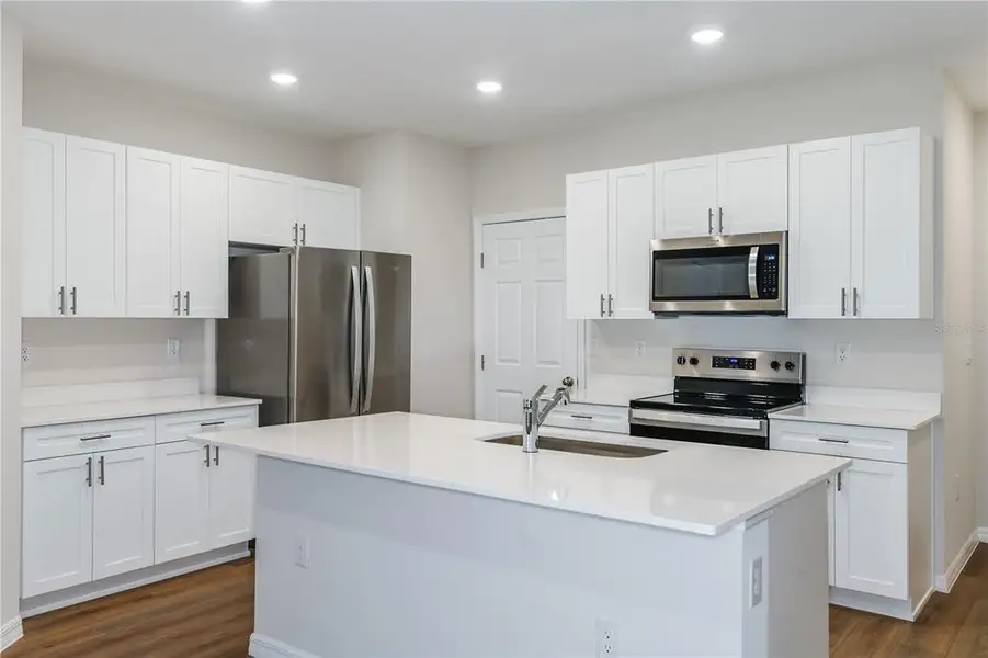 Furnished interior view inside a new home in , Haines City (Image 2).