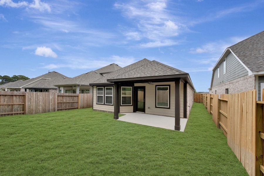 Exterior details and patio area of a home in Sorella, Tomball (Image 30).