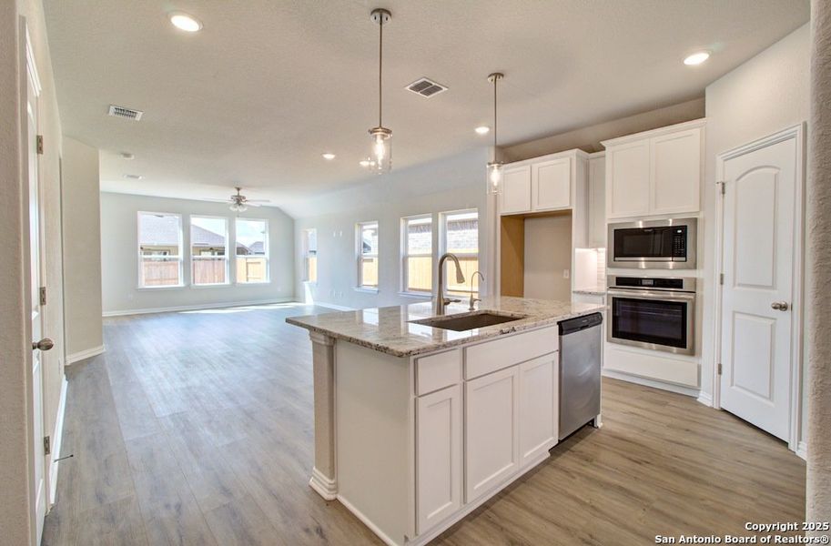 Furnished interior view inside a new home in Meyer Ranch – Premier, New Braunfels (Image 9). Furnished interior view inside a new home in Meyer Ranch – Premier, New Braunfels (Image 9).